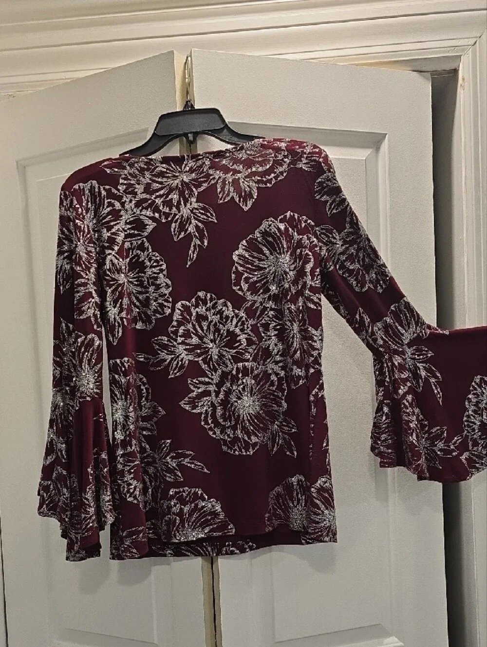 Women's Burgundy Floral Glitter Long-Sleeve Top - Picture 2 of 2